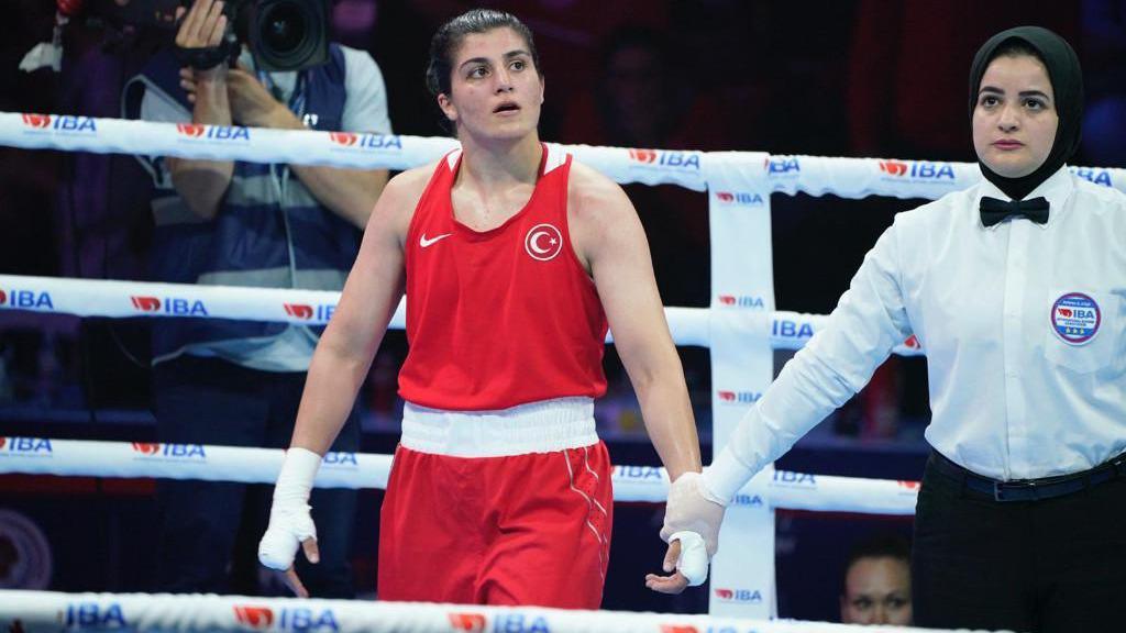 Busenaz Sürmeneli ve Şennur Demir’den bronz madalya