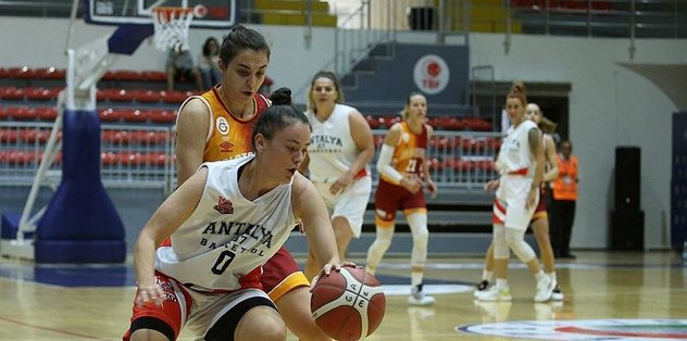 Dişi Aslan ezdi geçti: 78-49