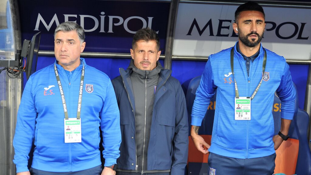 Emre Belözoğlu’ndan antrenörlük kariyerinde tarihi başarı