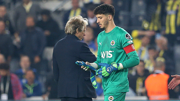 Fenerbahçe’de Altay Bayındır sorusu! Kalede devam etmeli mi?
