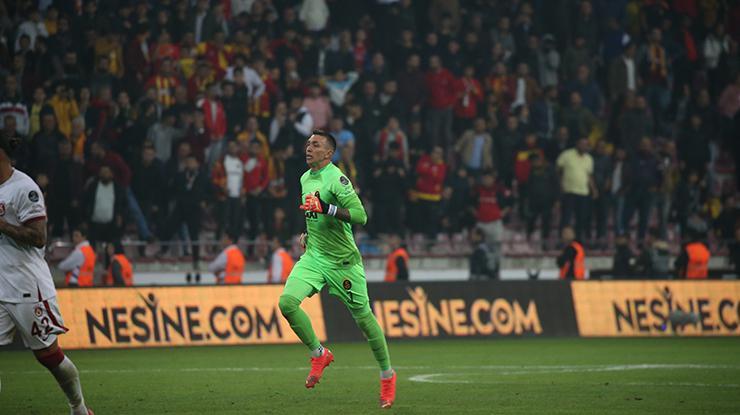 Galatasaray’a kötü haber! Muslera yerine gelecekti