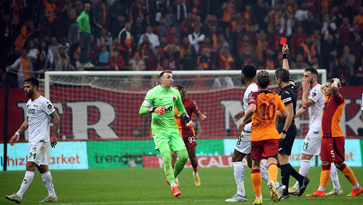 Galatasaray’da Muslera tehlikesi!