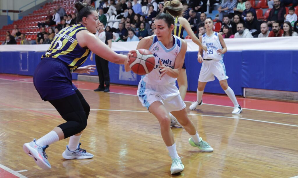 İzmit Belediyespor-HDI Sigorta Yalova maç sonucu: 70-59