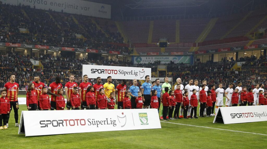 Kayserispor’a taraftarından müthiş destek