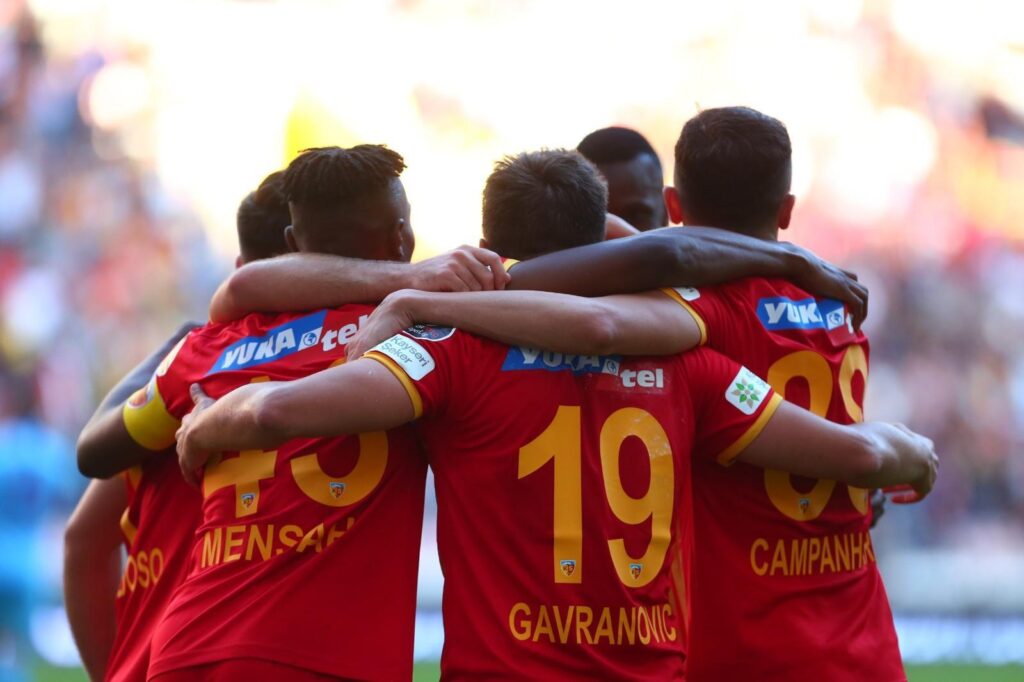 Mario Gavranovic, 3. golünü attı