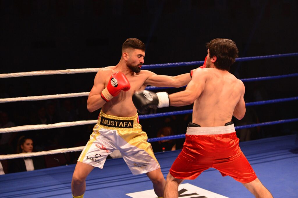 Mustafa Çolak: İlk profesyonel maçımla ringlere geri döndüm