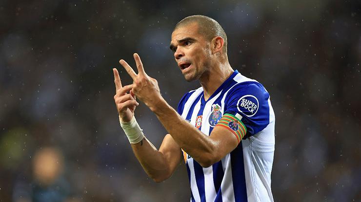 Pepe imzayı atıyor!