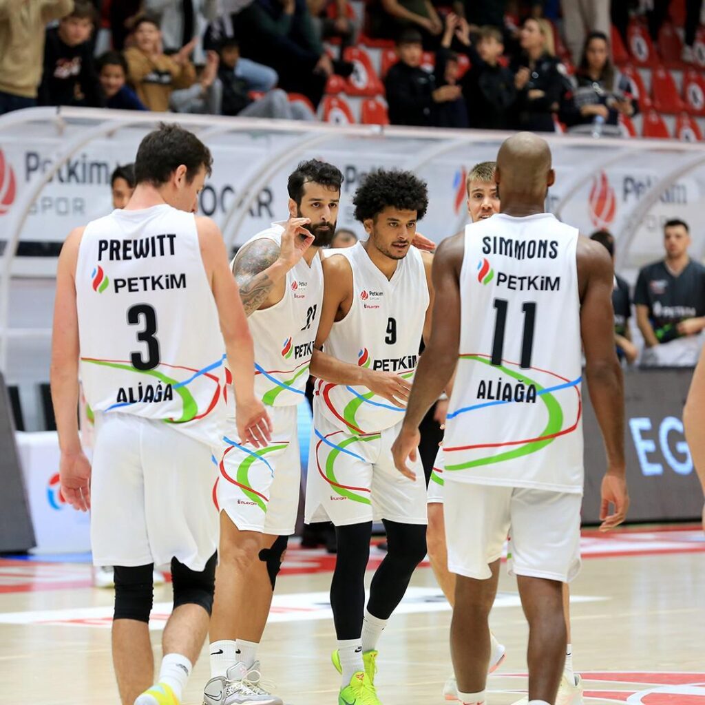 Petkimspor sol şeritte