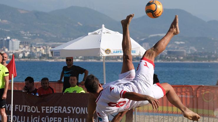 Plaj Futbol Ligi 2022 Süper Finallerinde yarı finalistler belli oldu