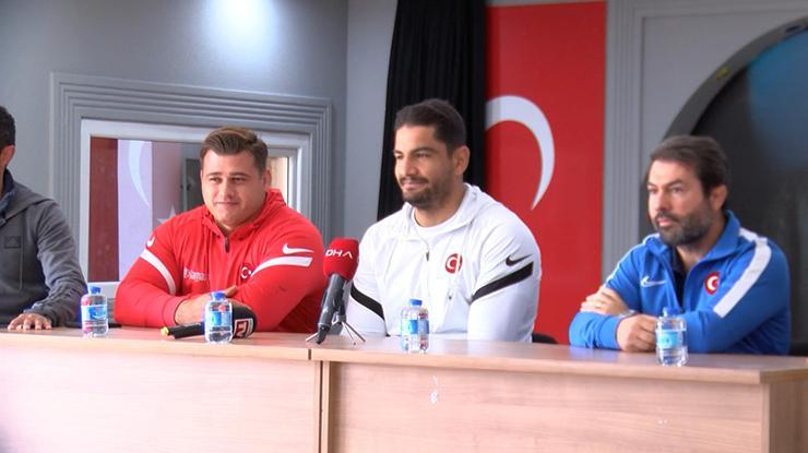 Rıza Kayaalp ve Taha Akgül, Kızılcahamam’da gençlerle buluştu