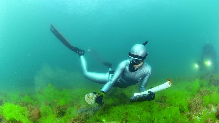 Şahika Ercümen, kupayı denizden çıkardı!