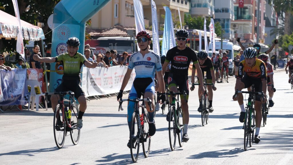 Sezonun son pedalı Alanya’da çevrildi