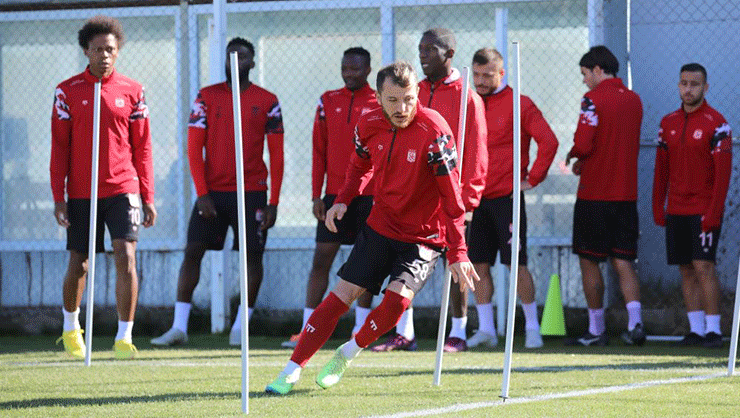 Sivasspor, Antalyaspor maçına 3 puan parolasıyla hazırlanıyor