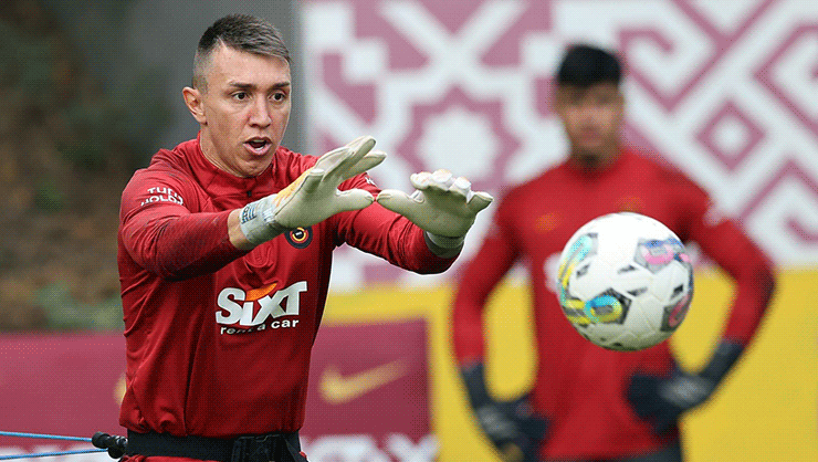 Son dakika Galatasaray haberi! İtalyan basınından bomba Muslera iddiası!