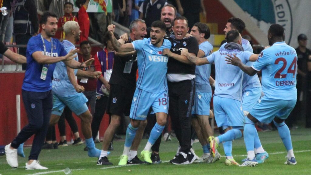 Trabzonspor’u zirvede tutan geri dönüşler