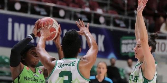 Türk derbisinde kazanan Nesibe Aydın