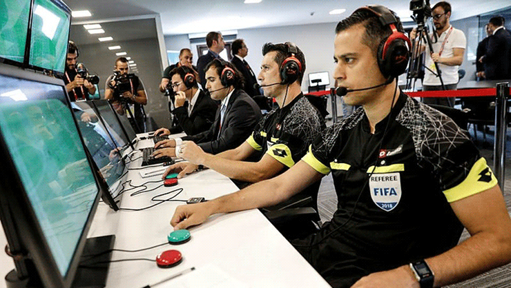 VAR Görevi Alan Hakemler Ne Kadar Para Alıyor? İşte en çok kazanan hakemler