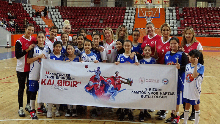 Veteranlardan minik basketbolculara destek