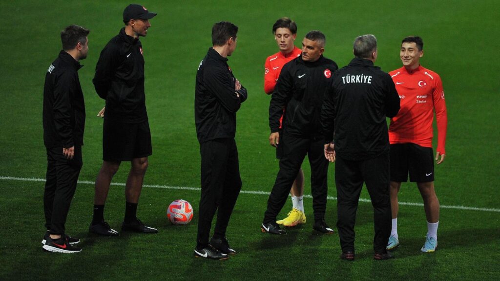 A Milli Takım’da Kuntz’tan gençlere destek