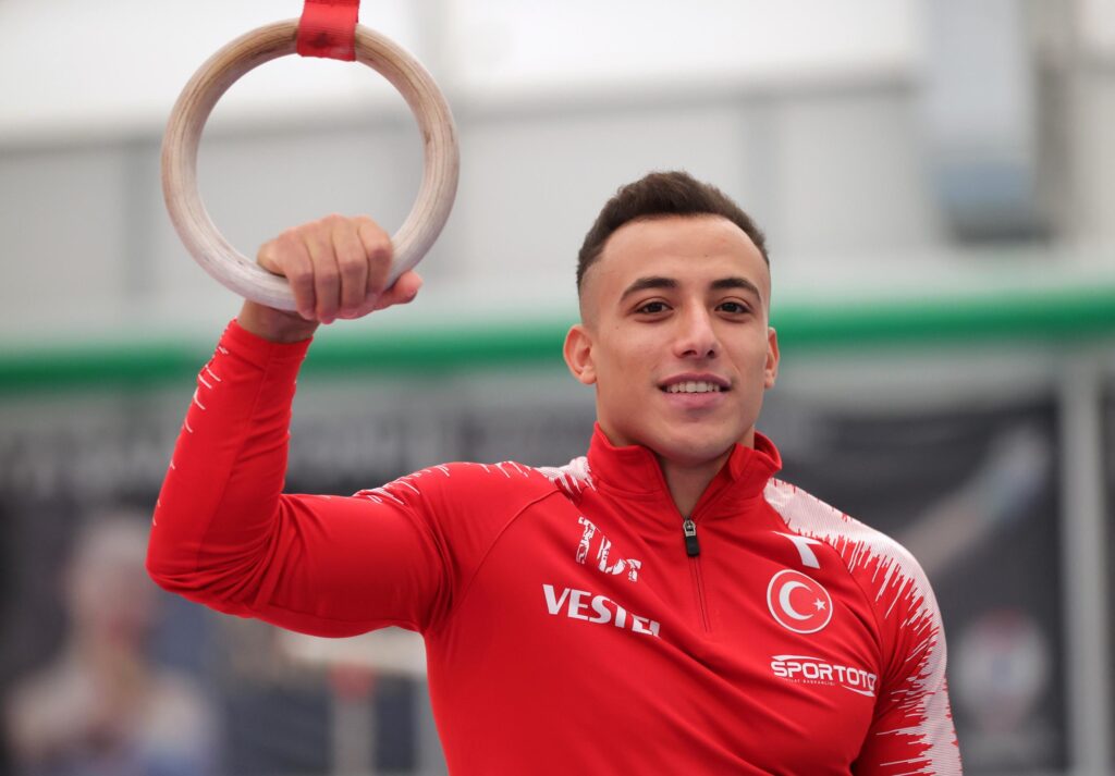 Adem Asil finalde sahne alıyor!