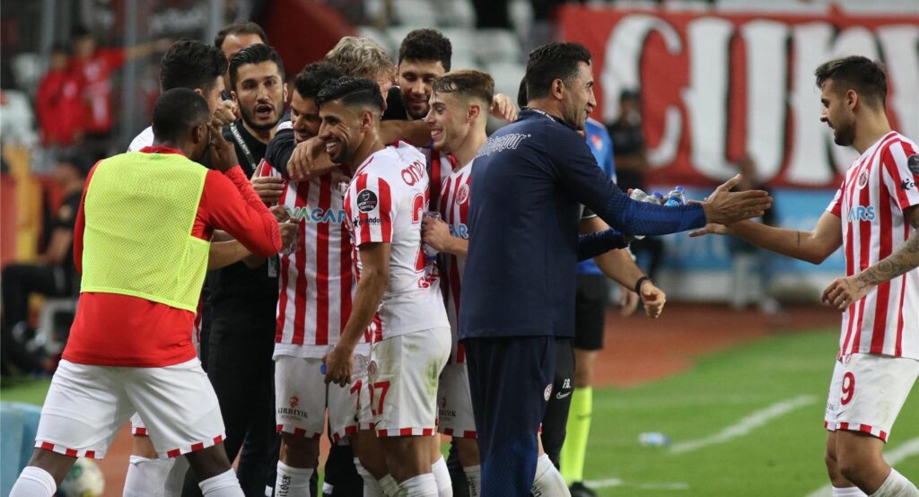 Antalyaspor kendine geldi, seri yakaladı
