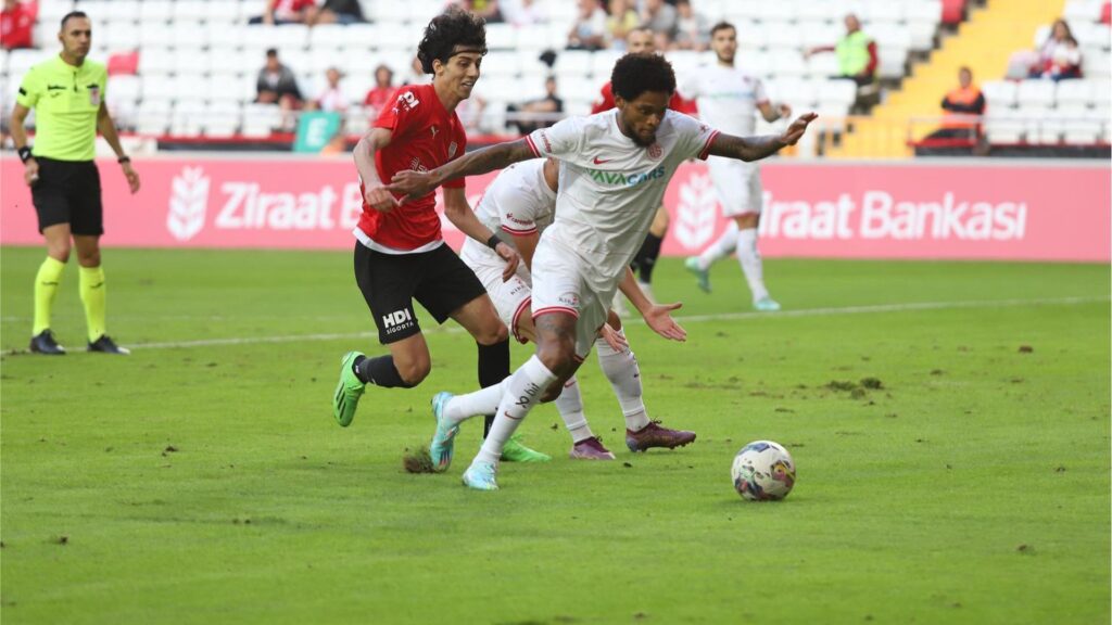 Antalyaspor’da Luiz Adriano suskun