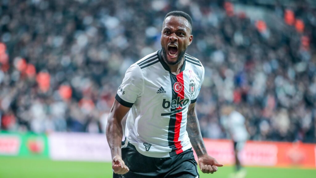 Beşiktaş’a Cyle Larin piyangosu