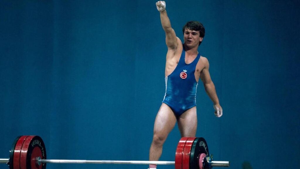 ‘Cep Herkülü’ Naim Süleymanoğlu’nu sevgiyle anıyoruz