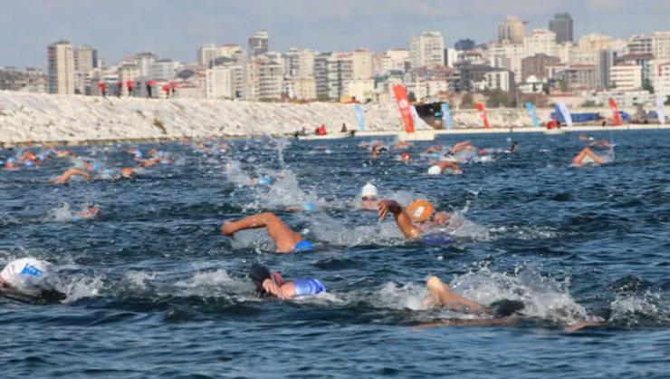 Cumhuriyet için kulaç attılar