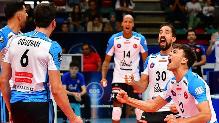 Efeler Ligi’nde zirvenin adı değişmedi!