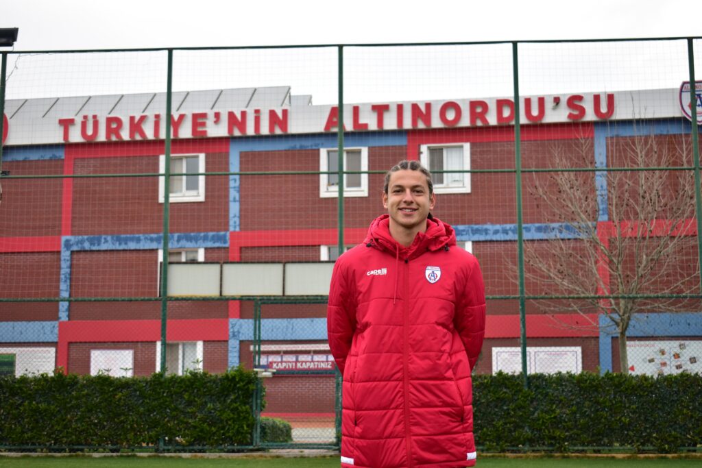 Enis Destan’dan mesaj var!