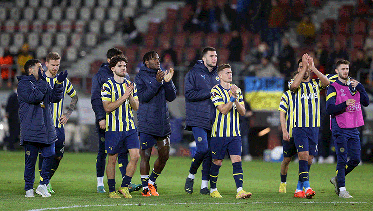 Fenerbahçe hem Süper Lig’de hem de Avrupa’da zirvede