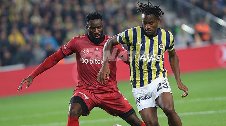 Fenerbahçe-Sivasspor maçında Michy Batshuayi’ye kırmızı kart