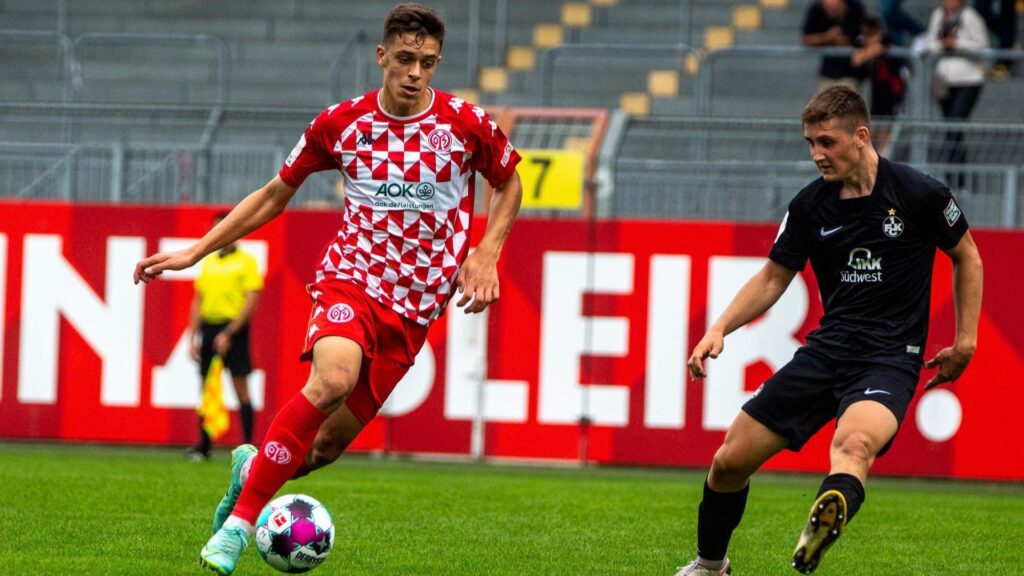 Fenerbahçe ve Başakşehir, Dennis Kaygın’ın peşinde