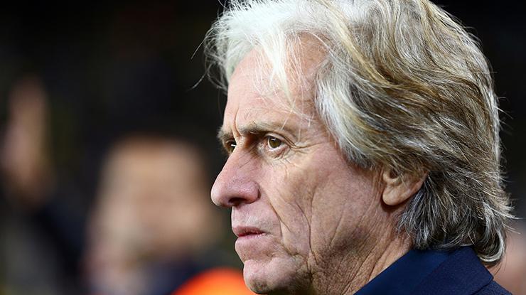 Fenerbahçe’de Jorge Jesus’tan takıma övgü, taraftara teşekkür