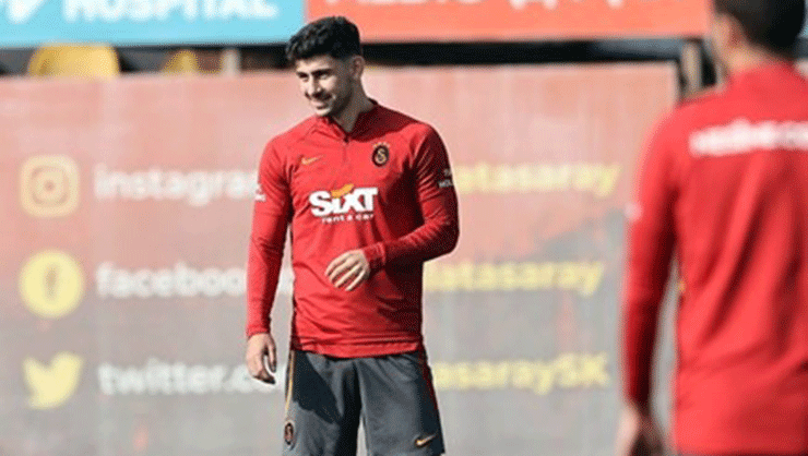 Galatasaray’a derbi öncesi 2 isimden müjdeli haber!