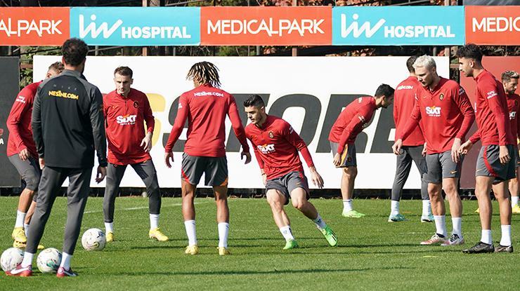 Galatasaray’da iki yıldız takımdan ayrı çalıştı