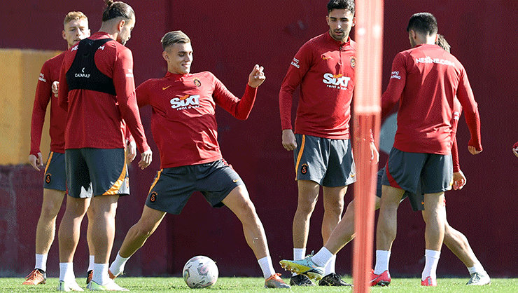 Galatasaray’da Okan Buruk’tan futbolculara şartlı müjde!