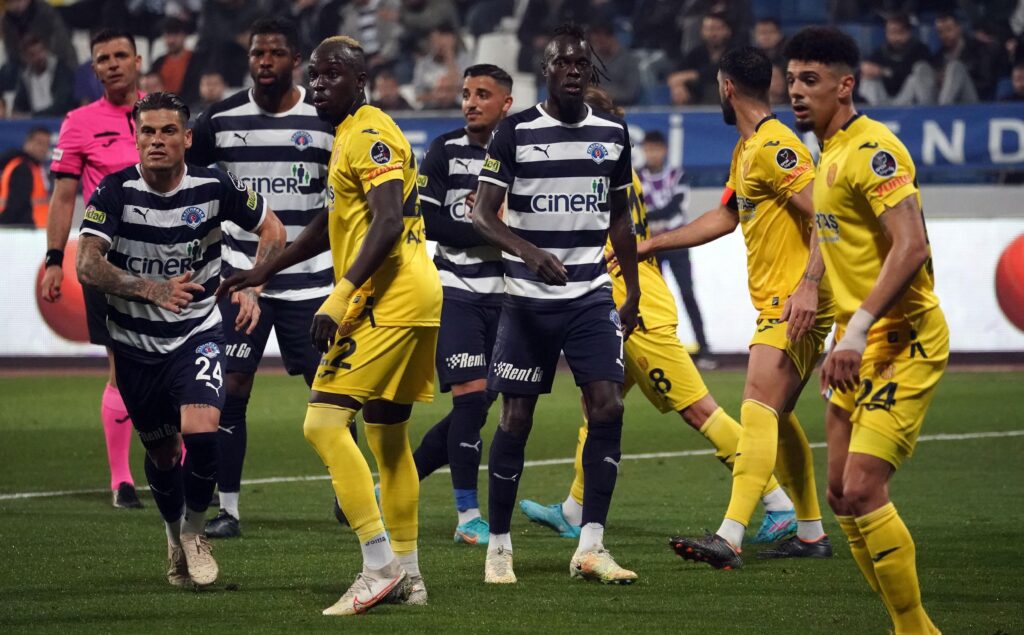 Kasımpaşa – Ankaragücü maçında gerginlik