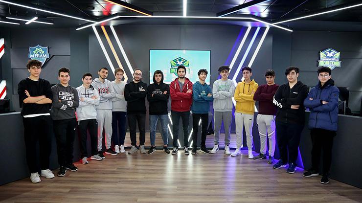 Konya’nın ilk E-Spor Merkezi’nde eğitimler başladı