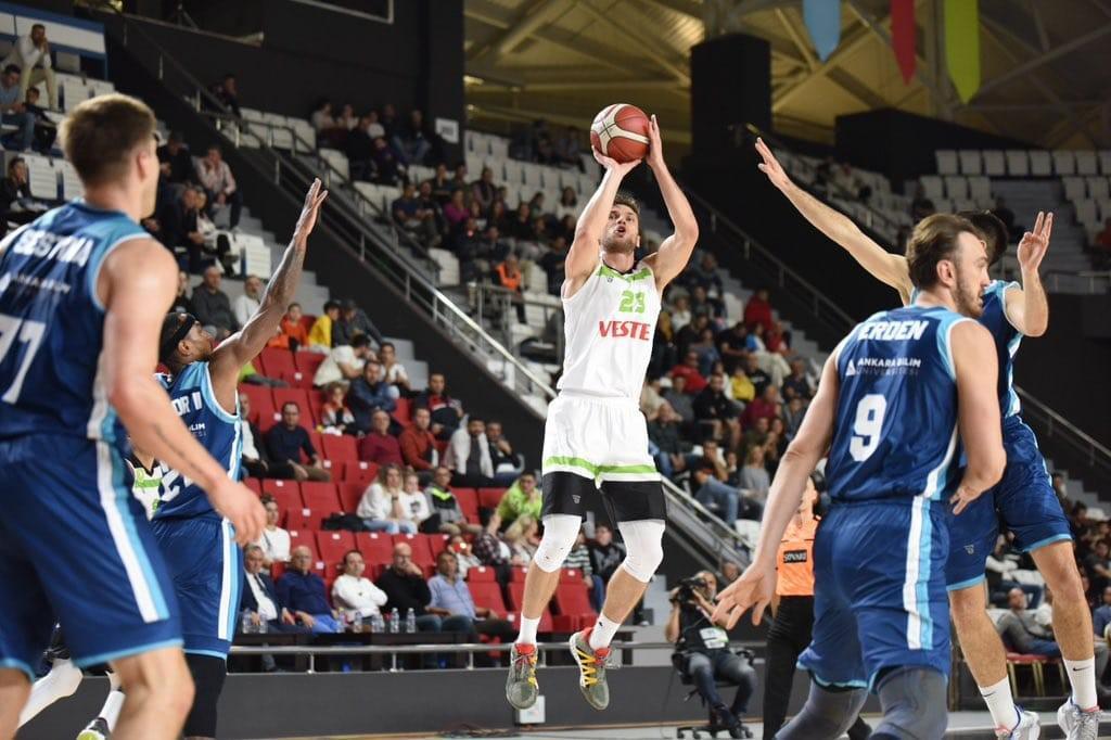 Manisa Büyükşehir Belediyespor-Türk Telekom maç sonucu: 50-77