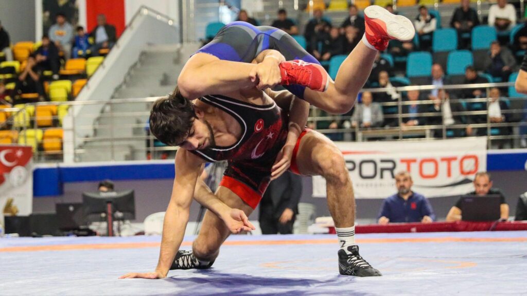 Serbest güreşte Türkiye şampiyonu ASKİ Spor Kulübü oldu