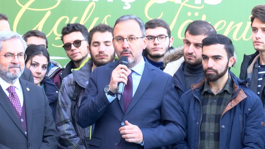 Bakan Kasapoğlu: Bu ay beş yeni genç ofis açtık, yenilerini de açacağız