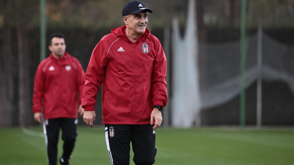 Beşiktaş’ta yıldız oyuncunun performansı yüzleri güldürdü!