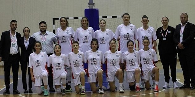 Burhaniye Belediyespor İzmir Büyükşehir Belediyespor’a fark attı