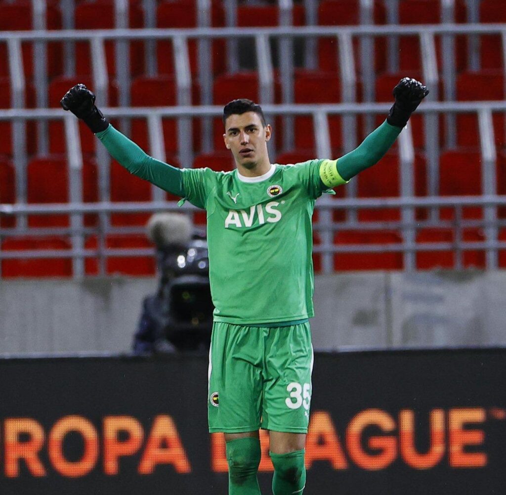 Eyüpspor, Berke Özer’i Ümraniyespor ve İstanbulspor’a önerdi