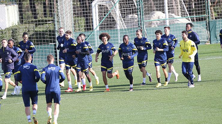 Fenerbahçe antrenmanında sürpriz isim | Göreve başladı