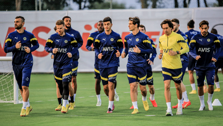Fenerbahçe günü tek antrenmanla tamamladı