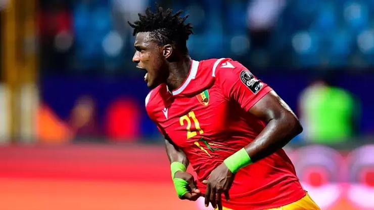 Fenerbahçe ve Galatasaray arasında transfer savaşı!