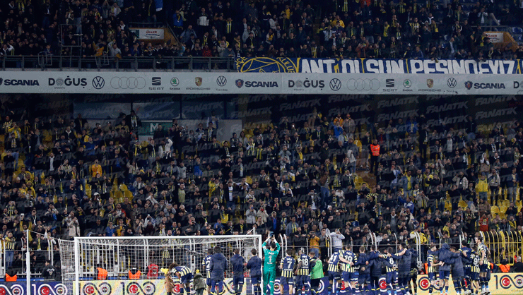 Fenerbahçe’ye Kadıköy’de 12. adam resitali
